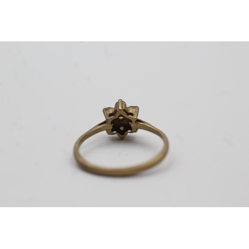 88 - 9ct Gold Diamond Flower Cluster Dress Ring (1.9g) size N