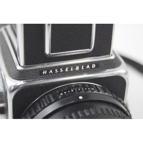 244 - Hasselblad 500C/M Medium Format FILM CAMERA w/ Carl Zeiss 120mm T* Lens WORKING