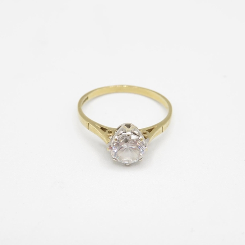 131 - 9ct gold and CZ ring size M  1.7g