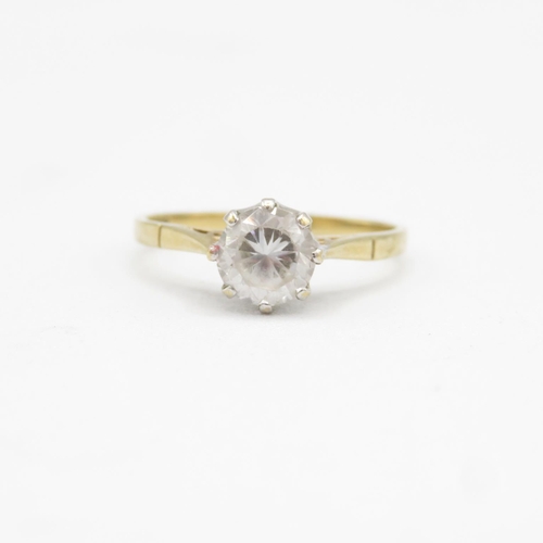 131 - 9ct gold and CZ ring size M  1.7g