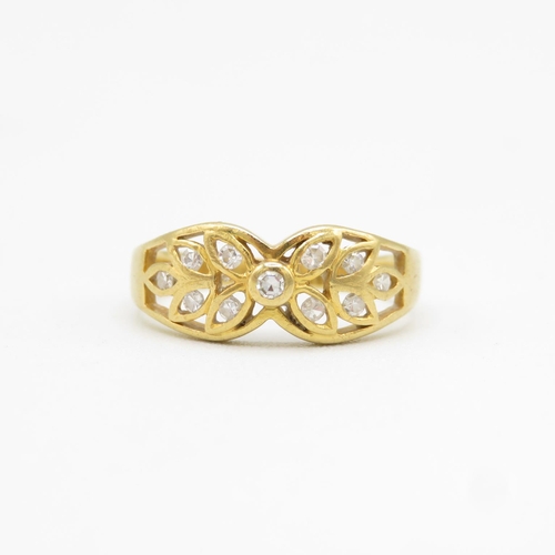 137 - 18ct gold and diamond ring size N  2.9g