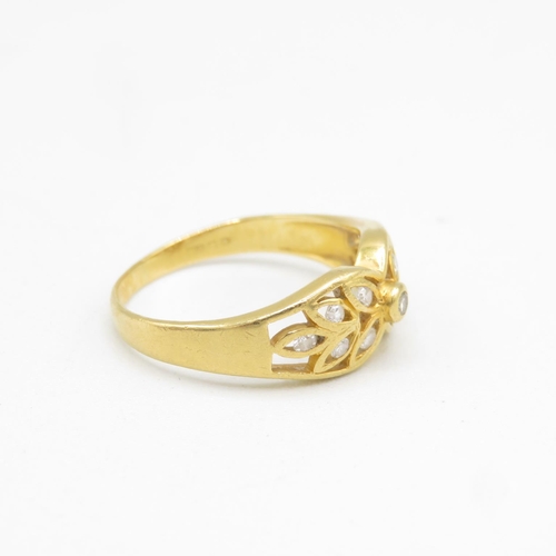 137 - 18ct gold and diamond ring size N  2.9g