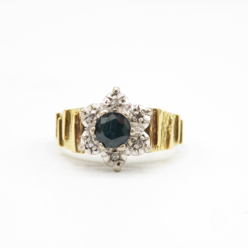 158 - 18ct gold, diamond and sapphire ring size M  6g