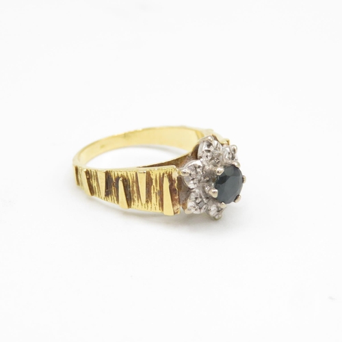 158 - 18ct gold, diamond and sapphire ring size M  6g