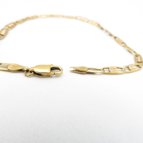 174 - 18ct gold bracelet 19cm long 4.1g (clasp damaged)