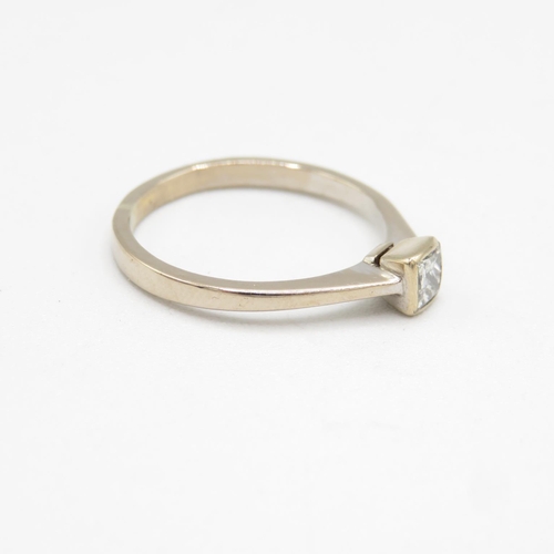 180 - 18ct gold and diamond ring size P  2.9g