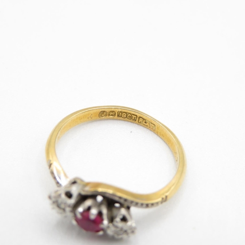 182 - 18ct gold diamond and ruby ring size J  2.6g