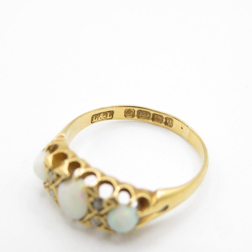 185 - Vintage 18ct gold and opal ring size N  3.1g