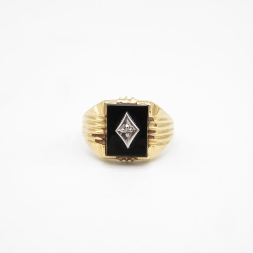 195 - 14ct gold onyx and diamond ring size L  3g