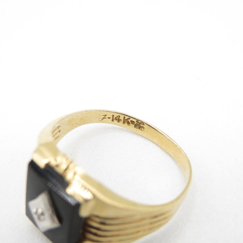 195 - 14ct gold onyx and diamond ring size L  3g