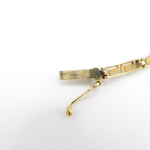 202 - 14ct gold bracelet 19cm long  5.5g