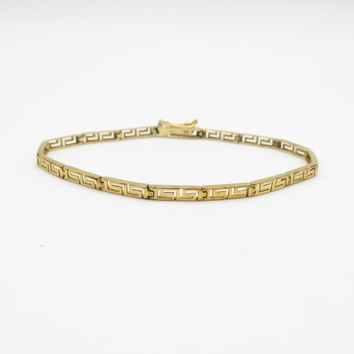 202 - 14ct gold bracelet 19cm long  5.5g