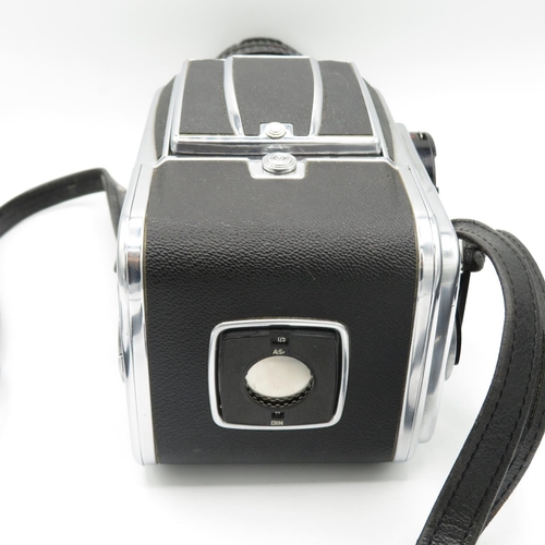 244 - Hasselblad 500C/M Medium Format FILM CAMERA w/ Carl Zeiss 120mm T* Lens WORKING