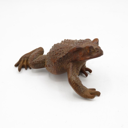 266 - Early oriental fruitwood carved frog with incredible detail, very lifelike, no damage  85mm log