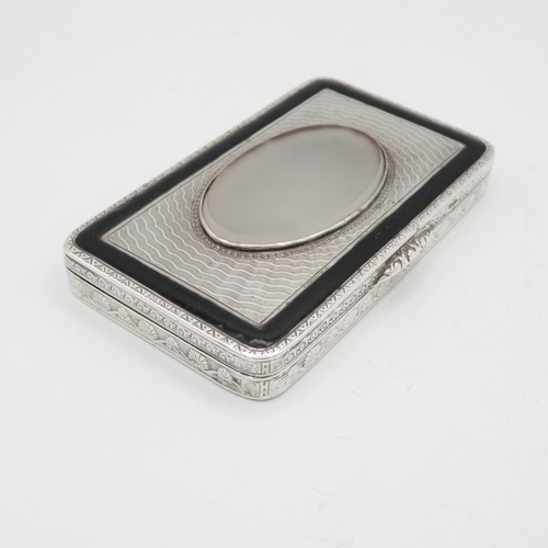 276 - Silver and agate snuff box with full HM no damage to agate, black enamel border  103.8g  85mm long