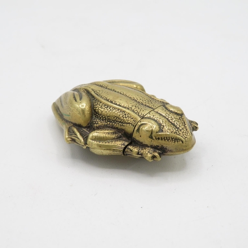 288 - Brass frog vesta