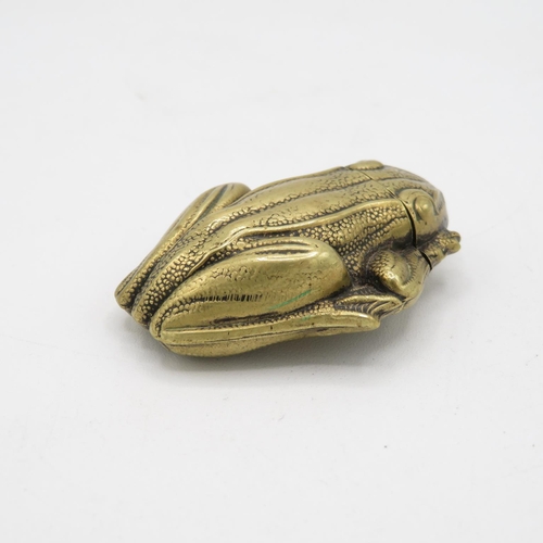 288 - Brass frog vesta