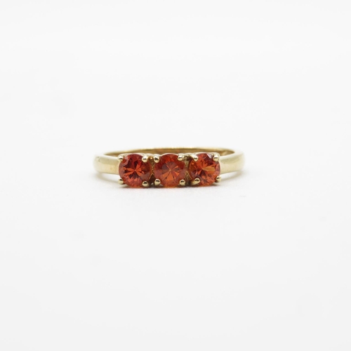 29 - 9ct gold and topaz ring size N  2.2g