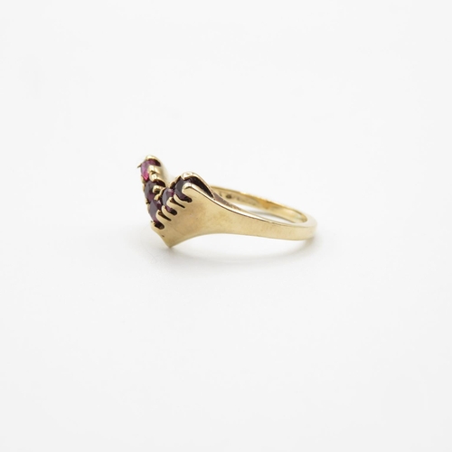 53 - 9ct gold and garnet wishbone ring size L  3.4g