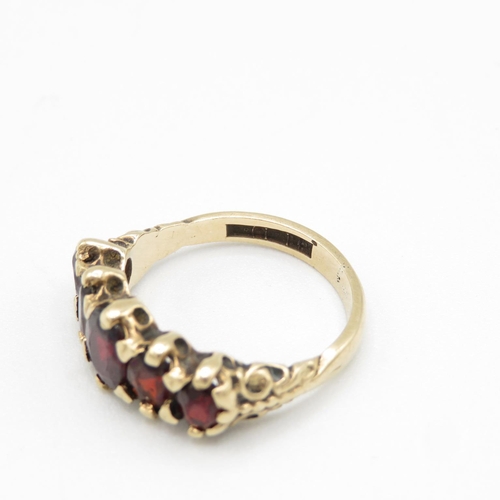 60 - 9ct gold and garnet ring size N  3.9g