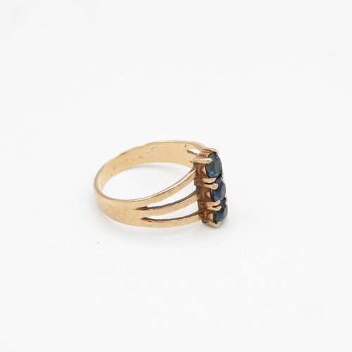 62 - 9ct gold and sapphire ring size P  2.9g