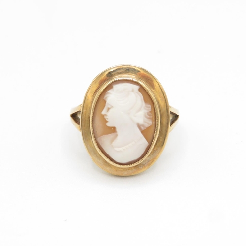 64 - 9ct gold cameo ring size L  4.9g