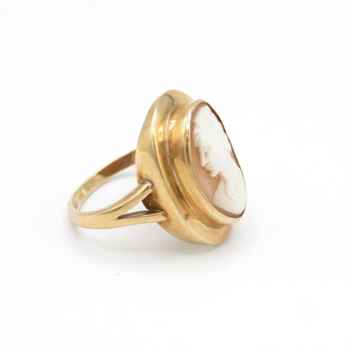 64 - 9ct gold cameo ring size L  4.9g