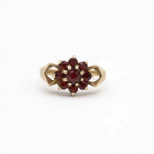 76 - 9ct gold and garnet ring size F  2.2g