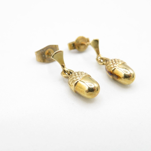 96 - 9ct gold earrings x2  2.3g