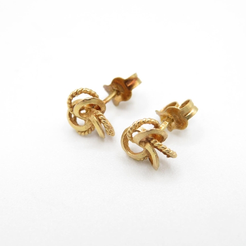 96 - 9ct gold earrings x2  2.3g