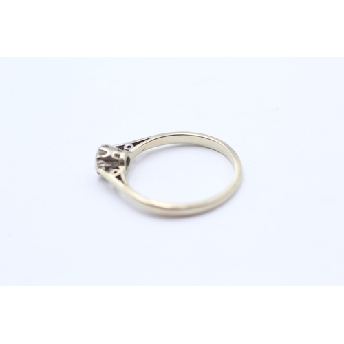 104 - 18ct Gold Round Brilliant Cut Diamond Single Stone Ring (2.2g) Size O