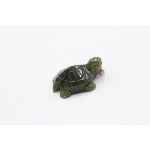 109 - 14ct Gold Bail Nephrite Turtle Pendant (3g)