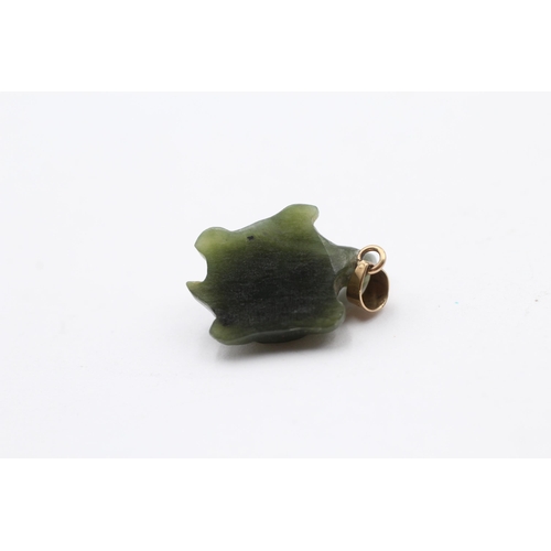 109 - 14ct Gold Bail Nephrite Turtle Pendant (3g)