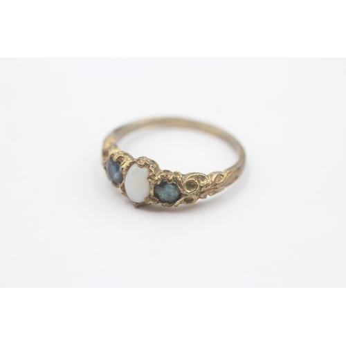 135 - 9ct Gold Sapphire & White Opal Three Stone Ring (2.7g) Size P