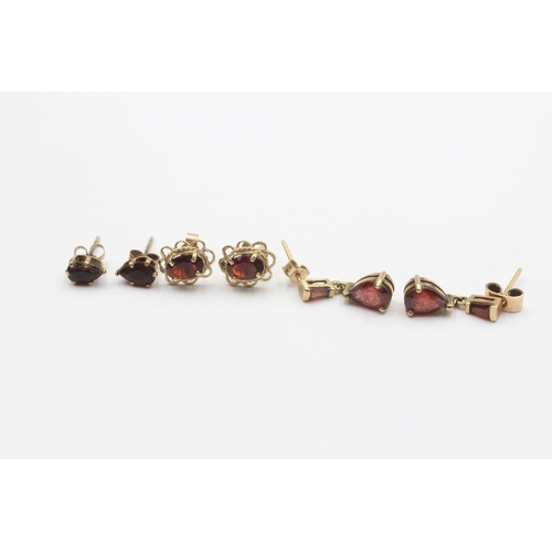 148 - 3x 9ct Gold Garnet Earrings (2.8g) Size P