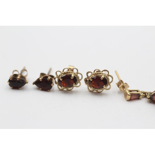 148 - 3x 9ct Gold Garnet Earrings (2.8g) Size P