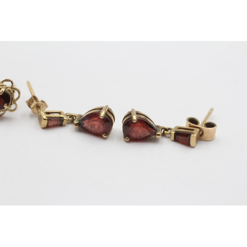 148 - 3x 9ct Gold Garnet Earrings (2.8g) Size P