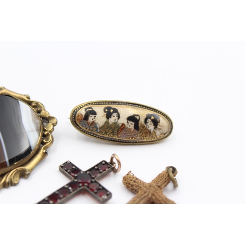 154 - A Collection Of Antique Jewellery Including A Garnet Cross And A Satsuma Ware Brooch (43g)