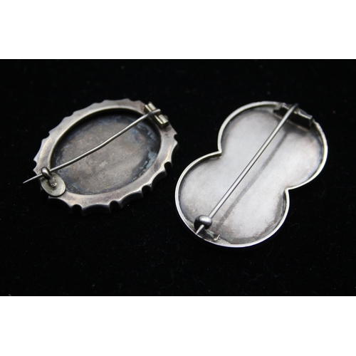 172 - Two Victorian Silver Aesthetic Movement Brooches (18g)