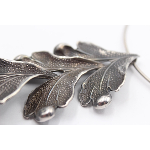 183 - A Mid Century Modernist Silver Leaf Torque Necklace (43g)