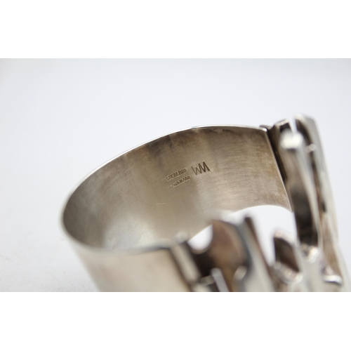 192 - A Mid Century Modernist Brutalist Design Silver Bangle, With The Makers Mark Wm (109g)