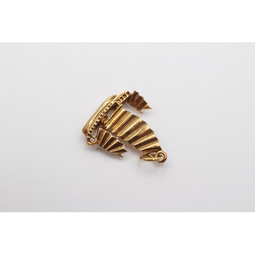 21 - 9ct Gold Boat Pendant (1.1g)