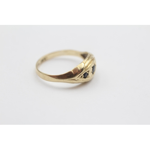 22 - 9ct Gold Sapphire Three Stone Ring (1.8g) Size L