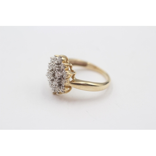 30 - 10ct Gold Diamond Cluster Ring (2.9g) Size H