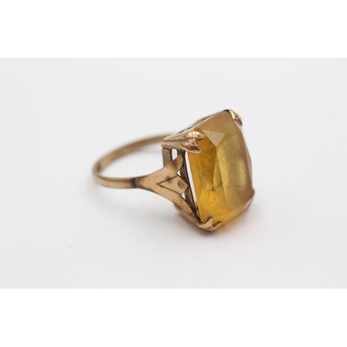 53 - 9ct Gold Yellow Paste Single Stone Cocktail Ring (5.9g) Size P