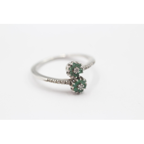 76 - 18ct White Gold Diamond & Emerald Floral Cluster Ring (2.9g) Size P