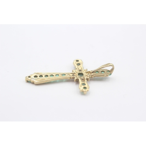 91 - 9ct Gold Diamond & Emerald Cross Pendant (1.3g)