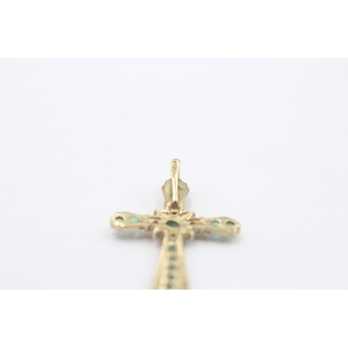 91 - 9ct Gold Diamond & Emerald Cross Pendant (1.3g)