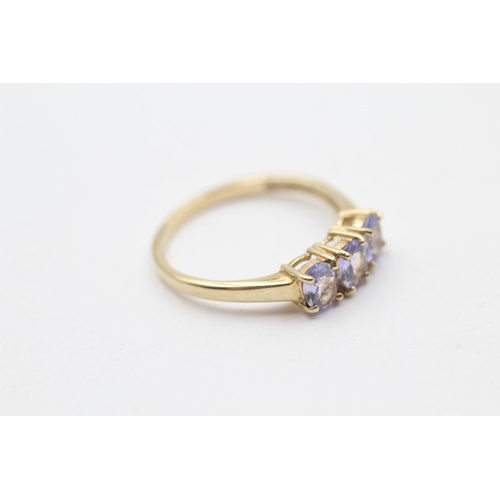 95 - 9ct Gold Tanzanite Three Stone Ring (1.6g) Size N