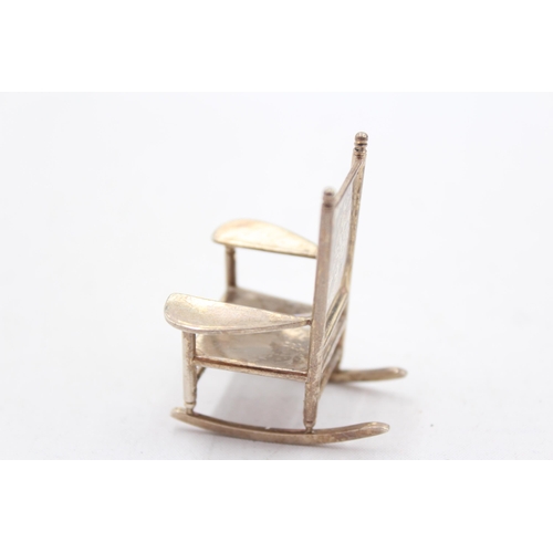 214 - Vintage Stamped .925 STERLING SILVER Novelty Doll's House Rocking Chair (17g)